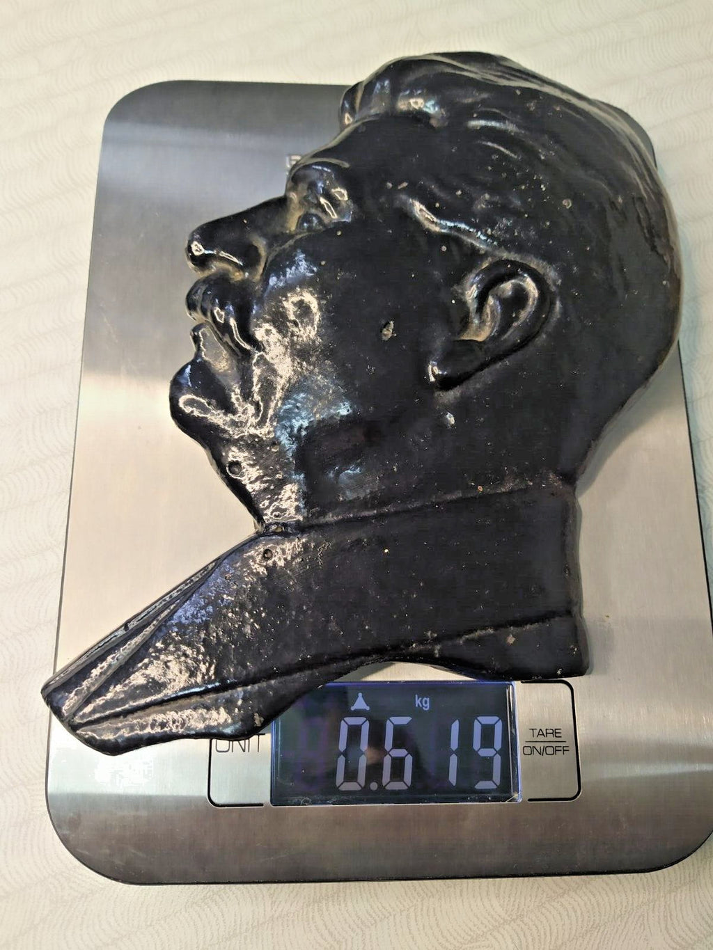 Round silver Lenin bas-relief, Soviet sculpture wall decor – detail 18
