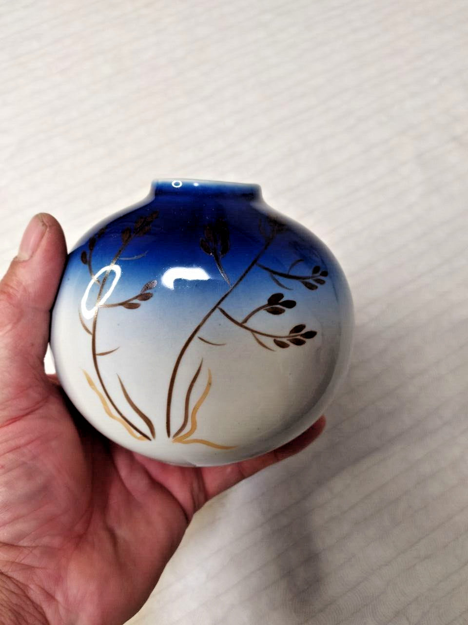 Miniature Soviet vase with spherical shape and gold grass motifs – detail 5