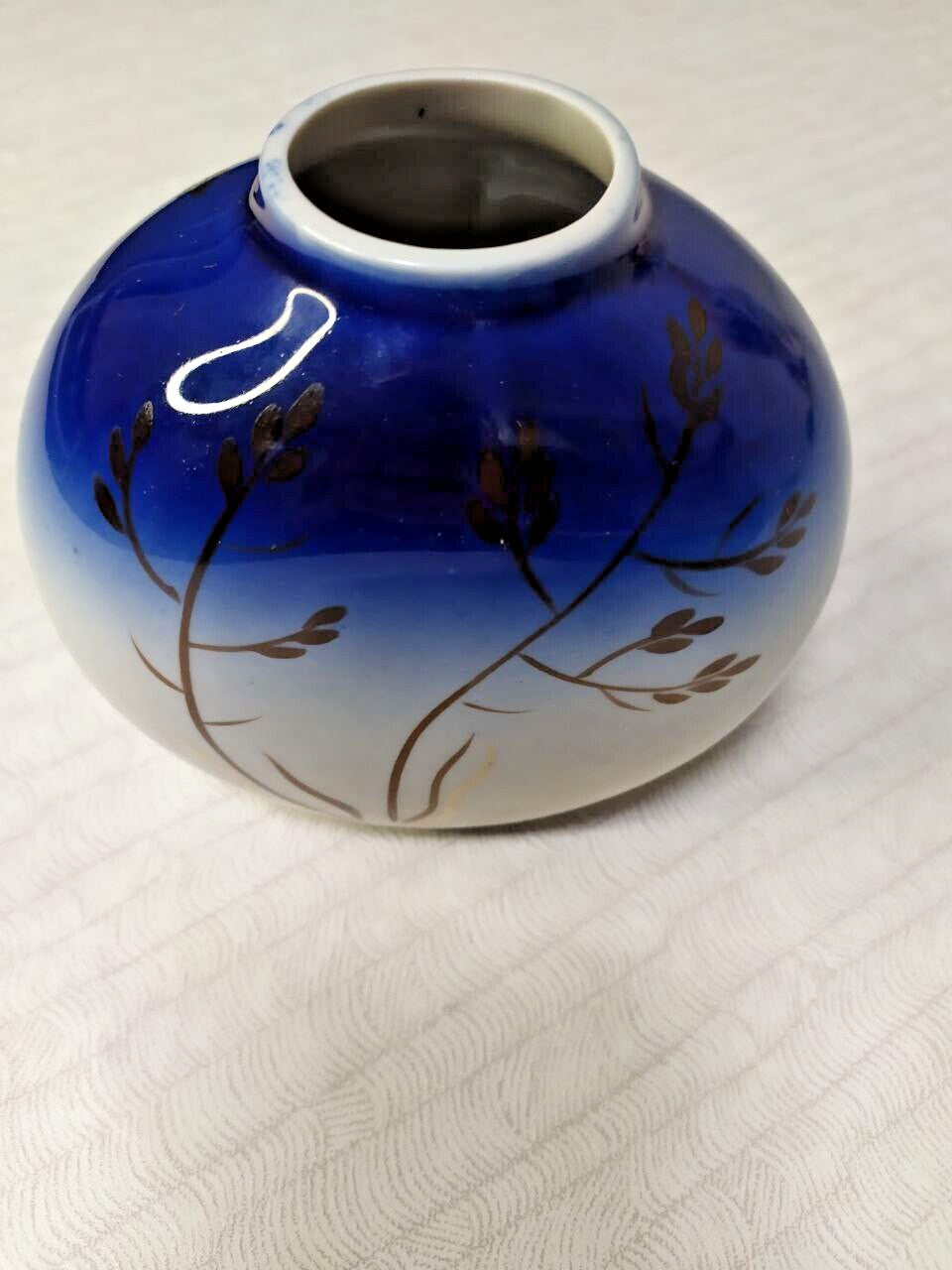Miniature Soviet vase with spherical shape and gold grass motifs – detail 8
