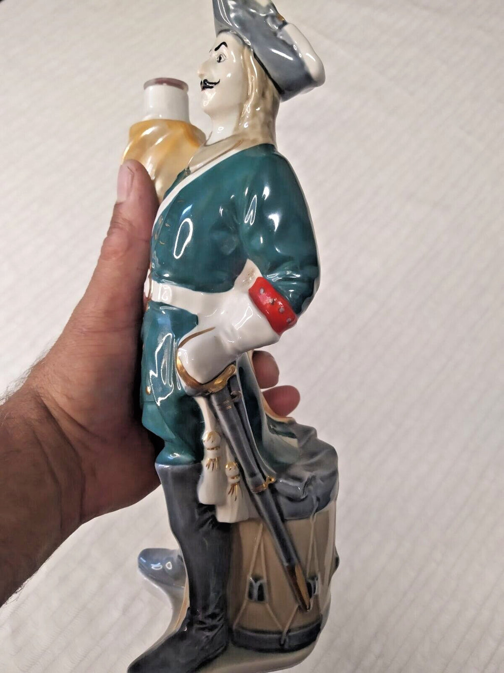 Vintage USSR decanter figure holding a banner with drum at the back – detail 6