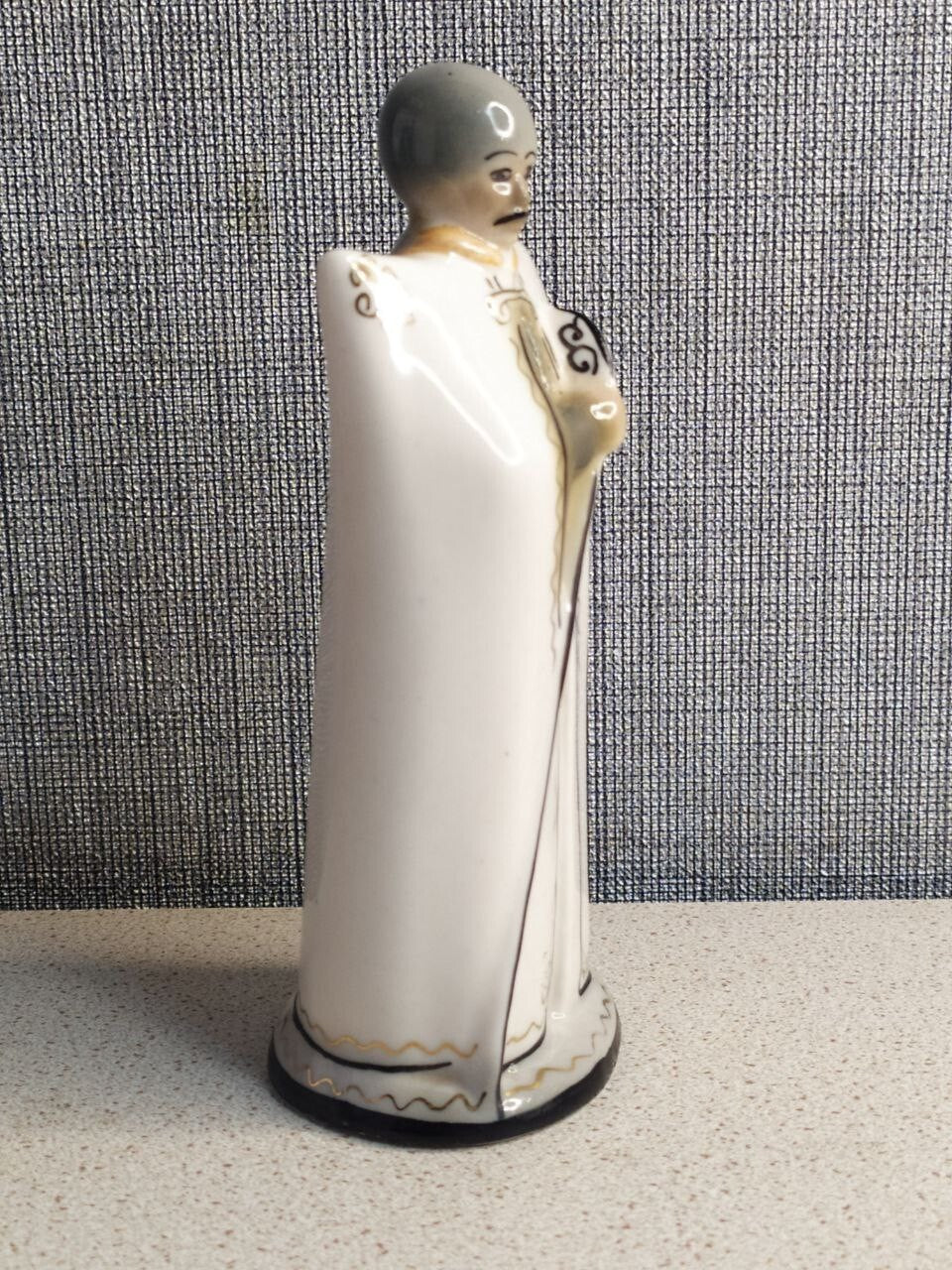 Zmiyev porcelain figurine blue Z factory mark on the underside