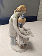 Mother and child reading porcelain figure, front view – detail 7