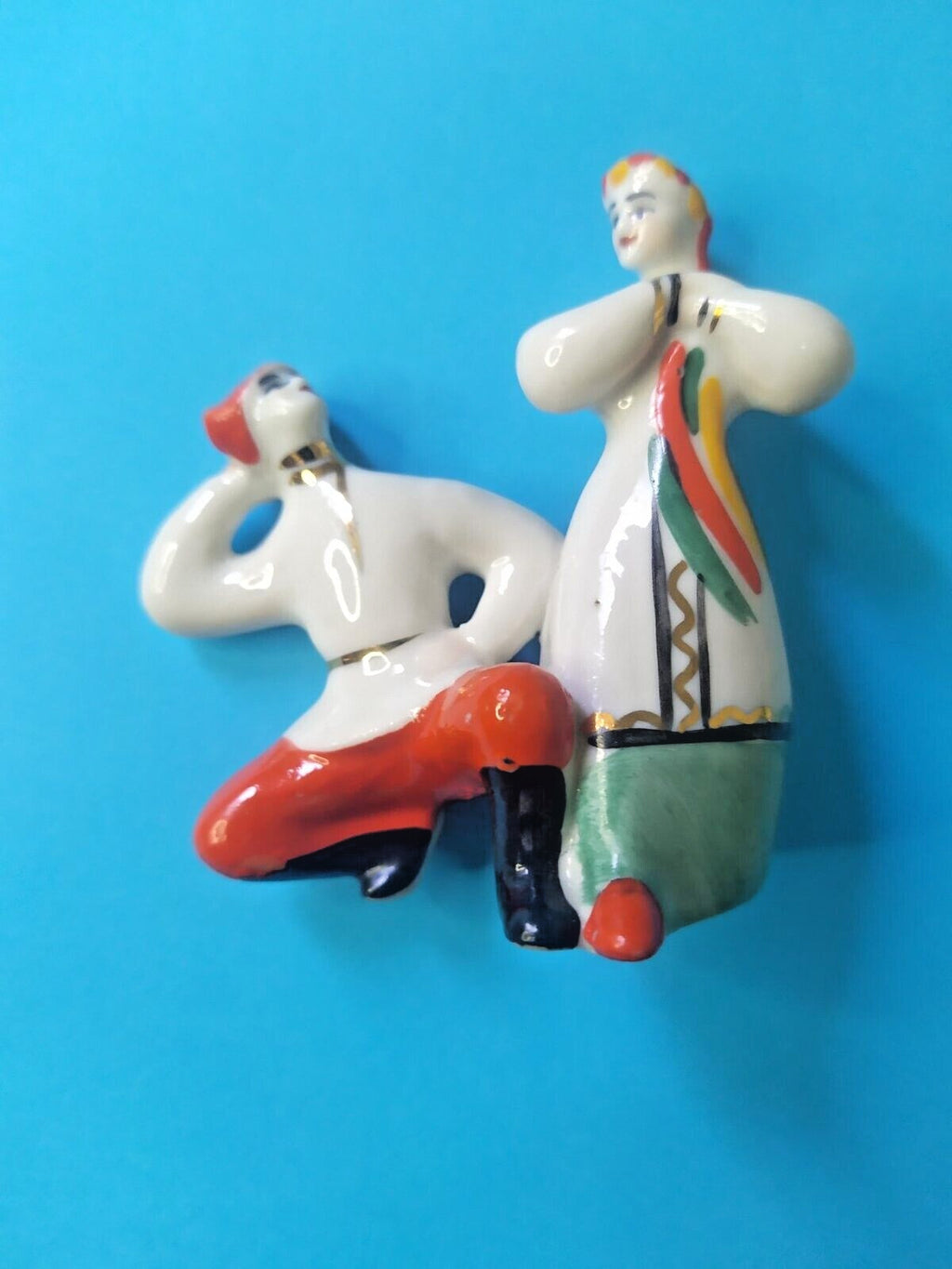 Polonne porcelain dancing couple figurine with red sharovary and floral wreath – detail 5