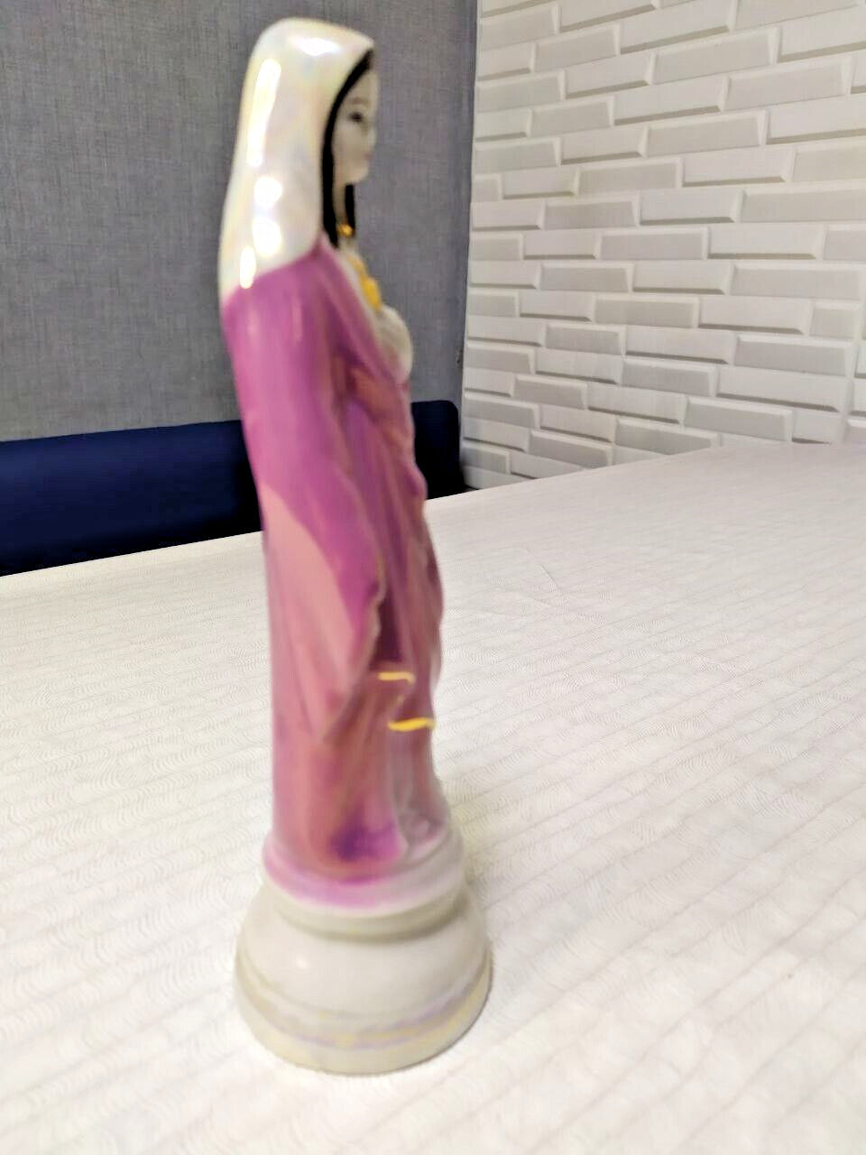 Green Polonne swan factory stamp and 2-C grade mark on the figurine base