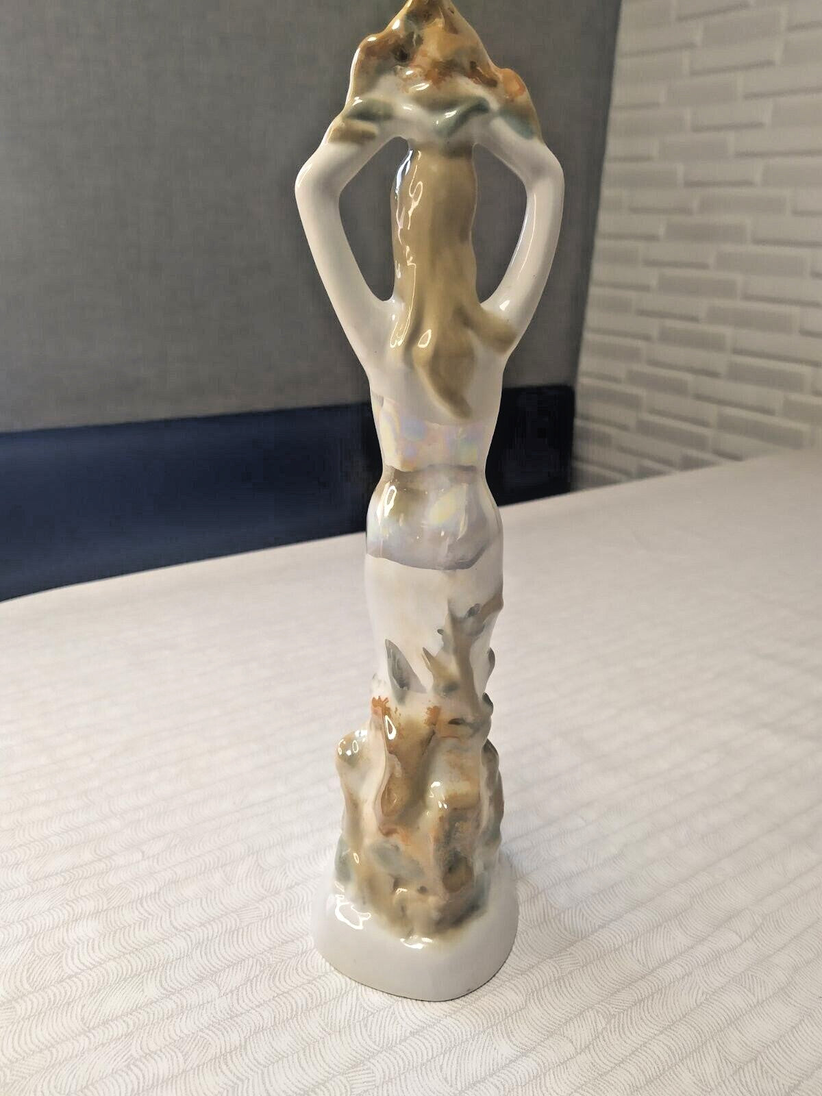 Slaviansk porcelain Lady of the Copper Mountain figurine with crown – detail 5