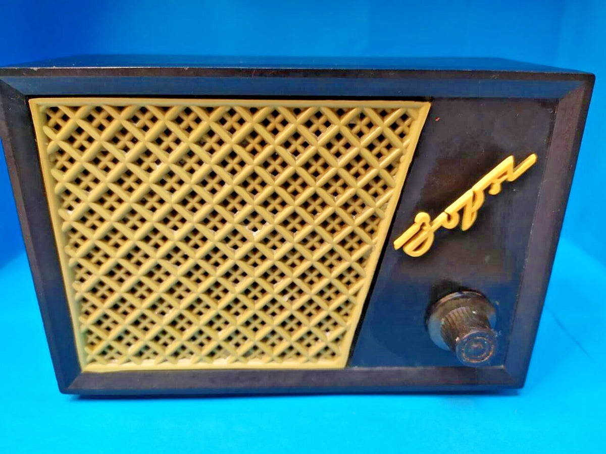 Soviet radio speaker Zorka with black body and cream lattice grille