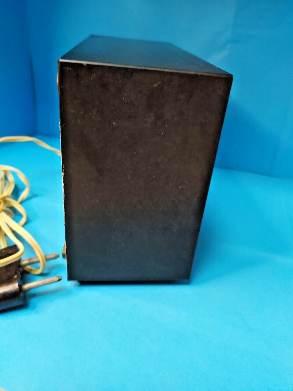 Soviet old radio speaker with original cable and plug – detail 7