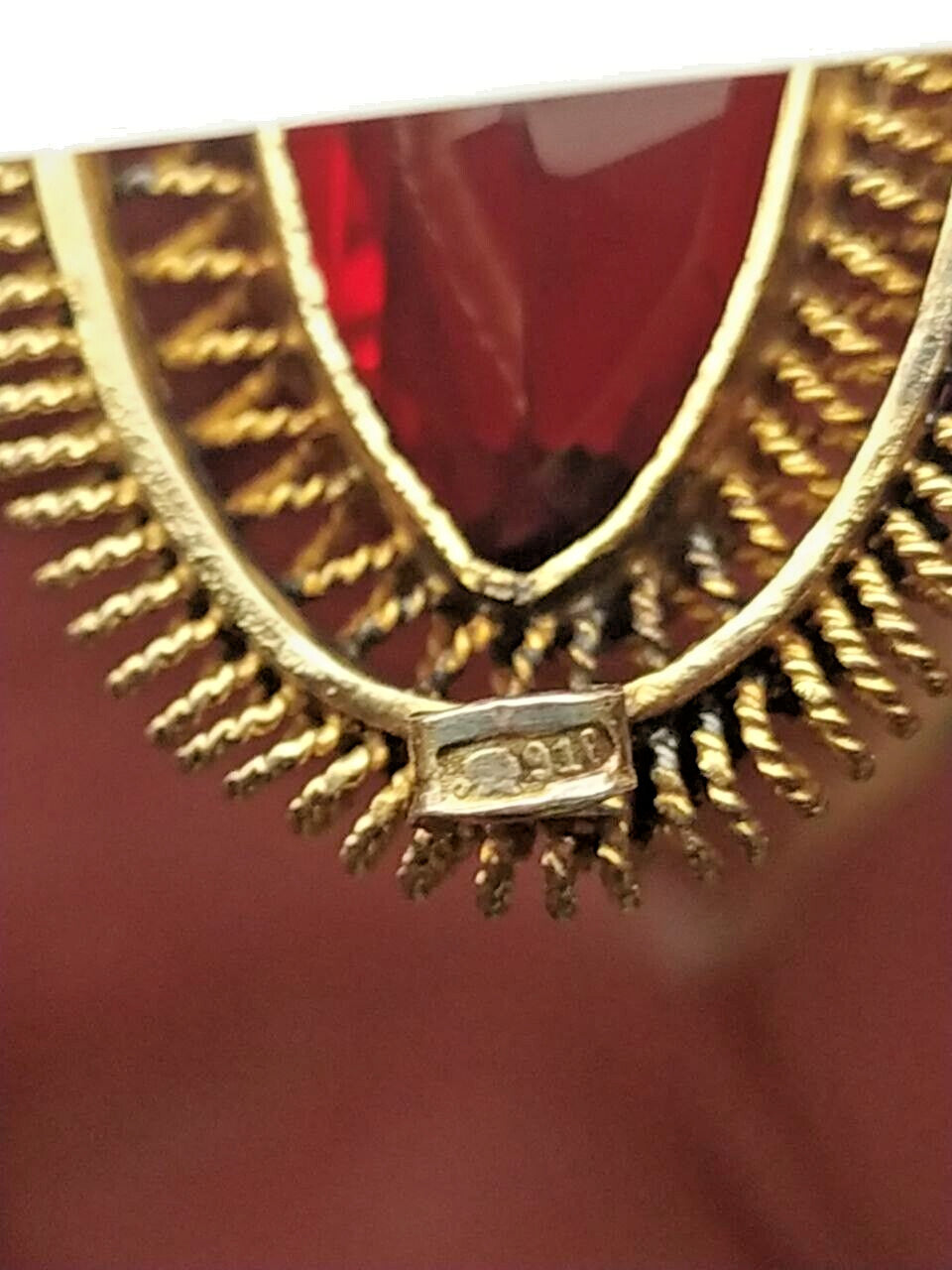 Silver 916 hallmark and head emblem on the brooch back – detail 9
