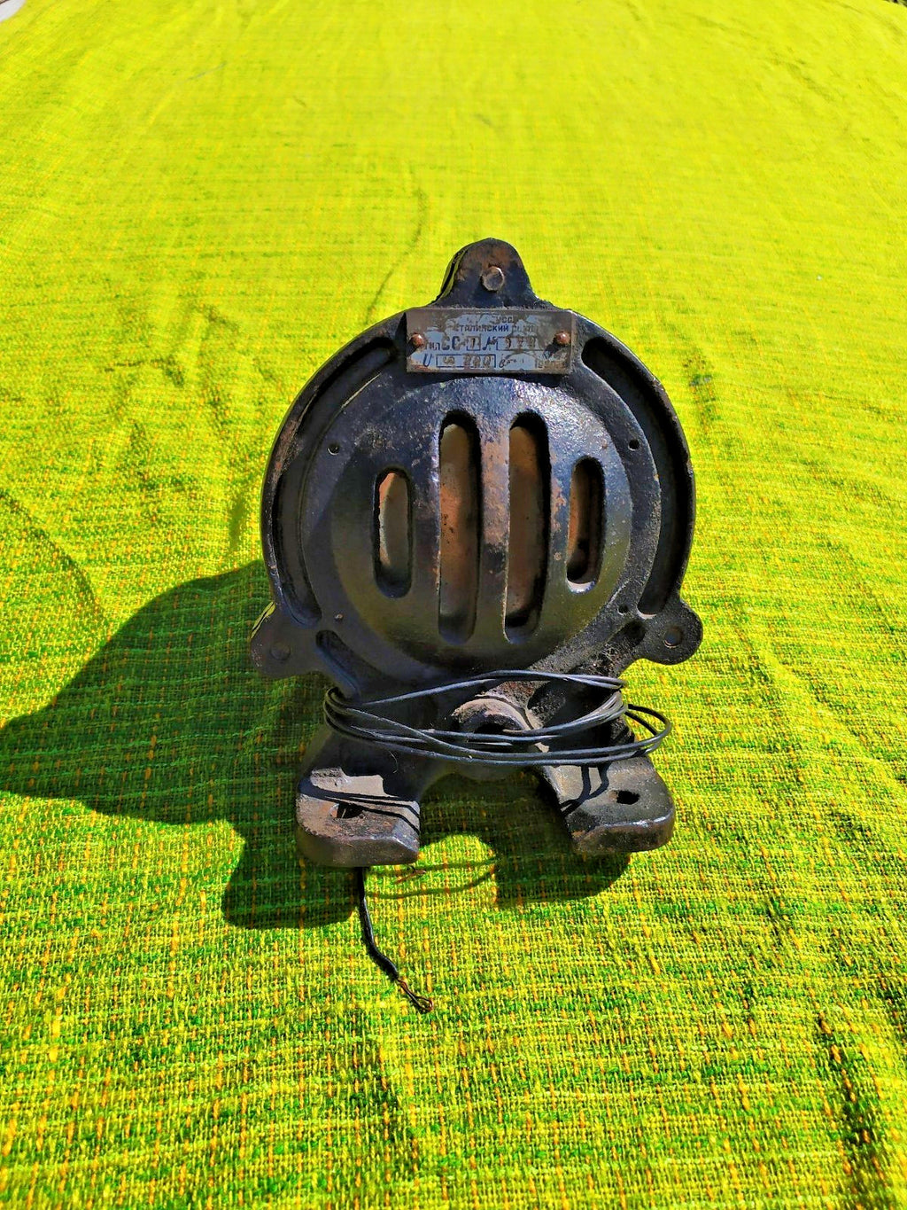 USSR SS-1 alarm horn original metal nameplate showing 220 V