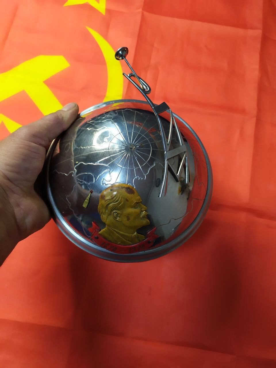 Soviet space collectibles globe with engraved continents under plastic dome – detail 11