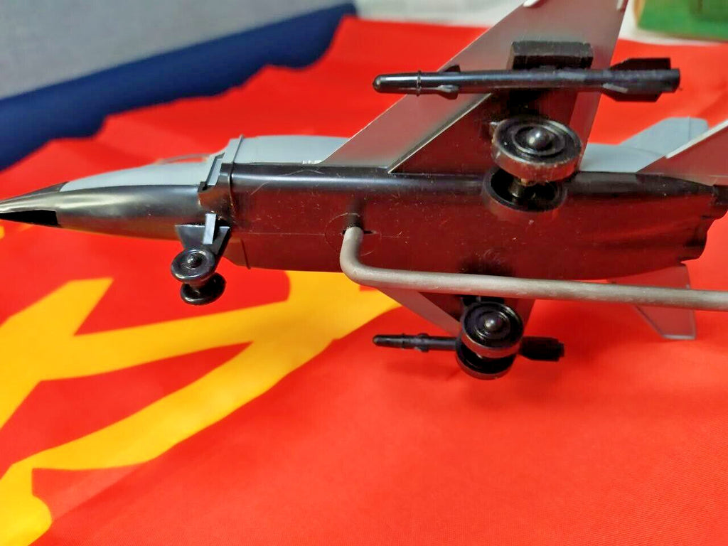 Heavy metal display stand for the Soviet Su-15 model – detail 7