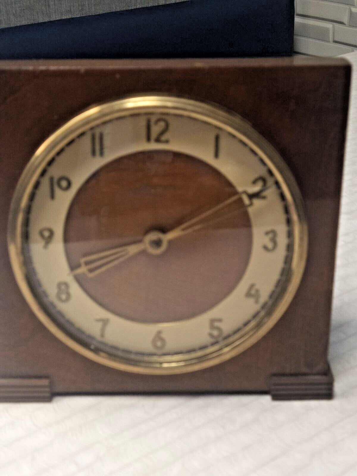 Original factory paper label on the back of the Vesna clock – detail 10