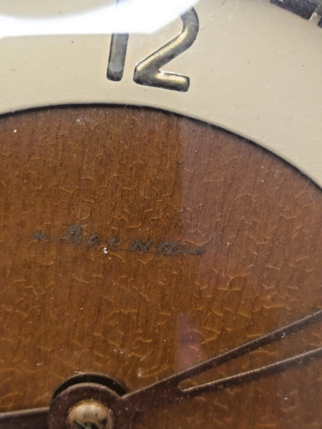 USSR desk clock with raised gold-tone Arabic numerals – detail 9
