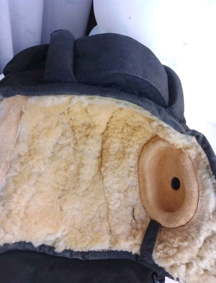 Soviet armored vehicle crew headgear with four padded ribs
