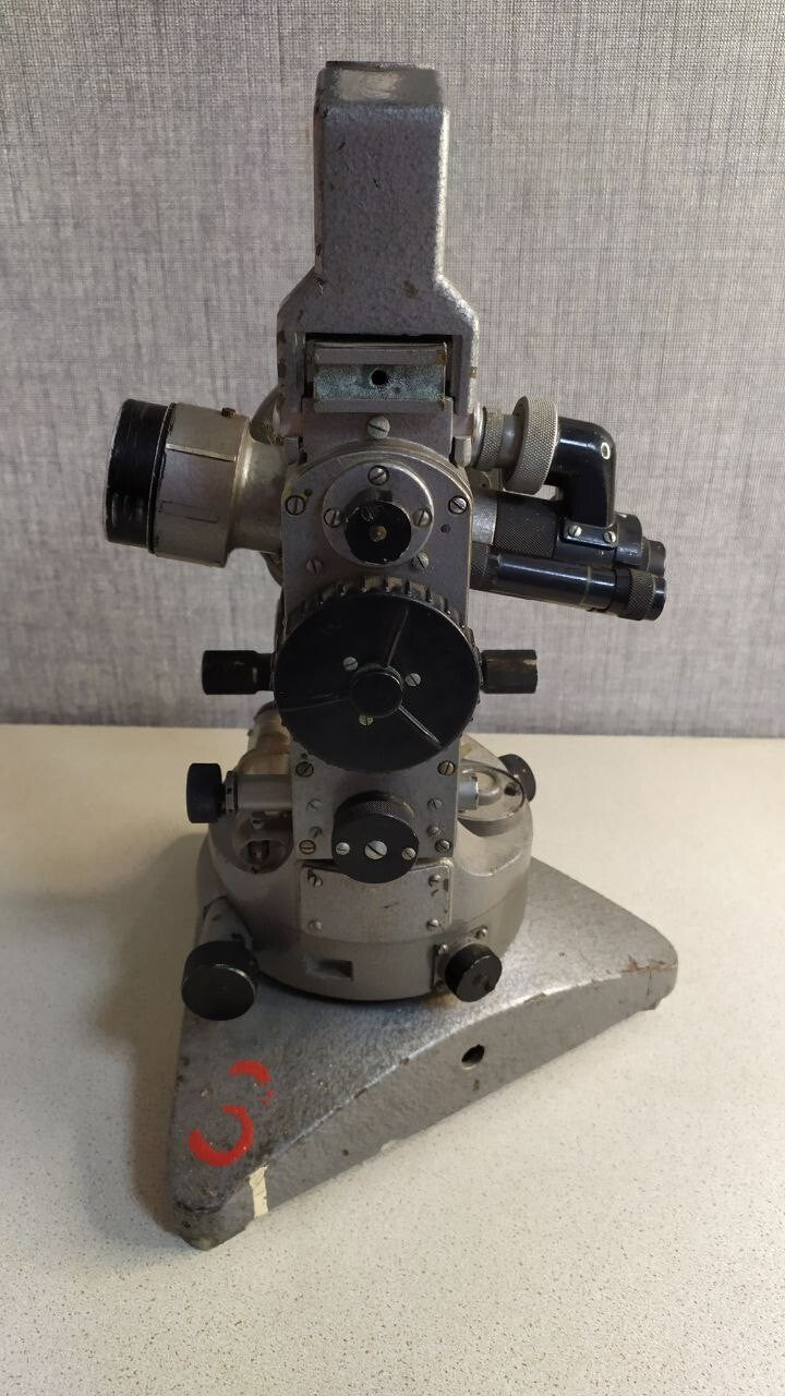 USSR theodolite T2 side view showing adjustment knobs – detail 11