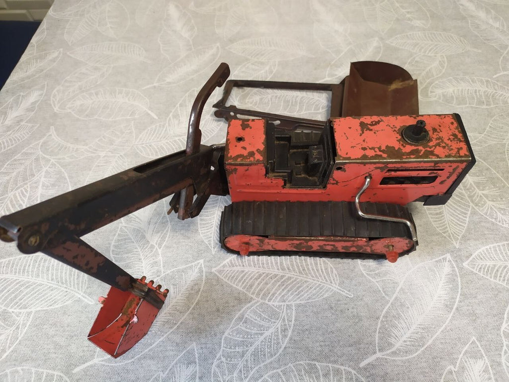 Bottom of the Soviet tin toy with factory emblem and price 4 rubles 50 kopecks – detail 18