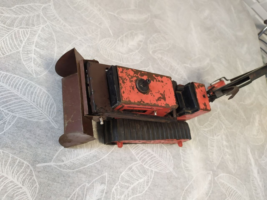 Vintage Soviet toy tracked digger with extended boom and bucket – detail 8