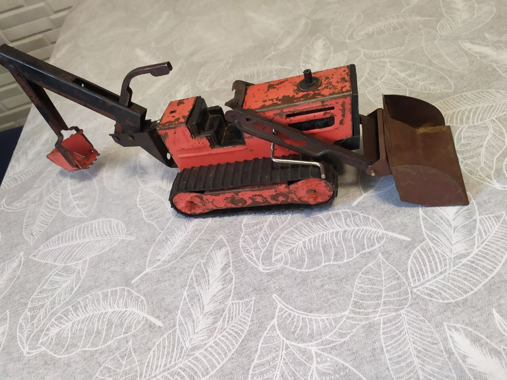 Bottom of the Soviet tin toy with factory emblem and price 4 rubles 50 kopecks – detail 9