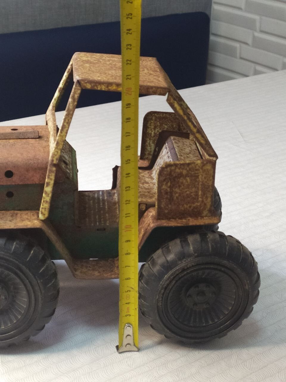 Vintage USSR metal toy tractor front grille with plastic headlights – detail 8