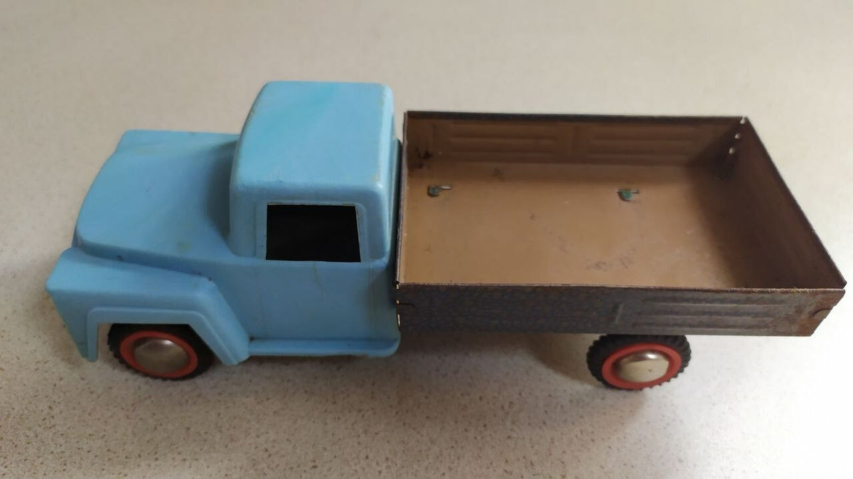 Vintage Soviet toy car with lithographed green pebble-pattern chassis – detail 11
