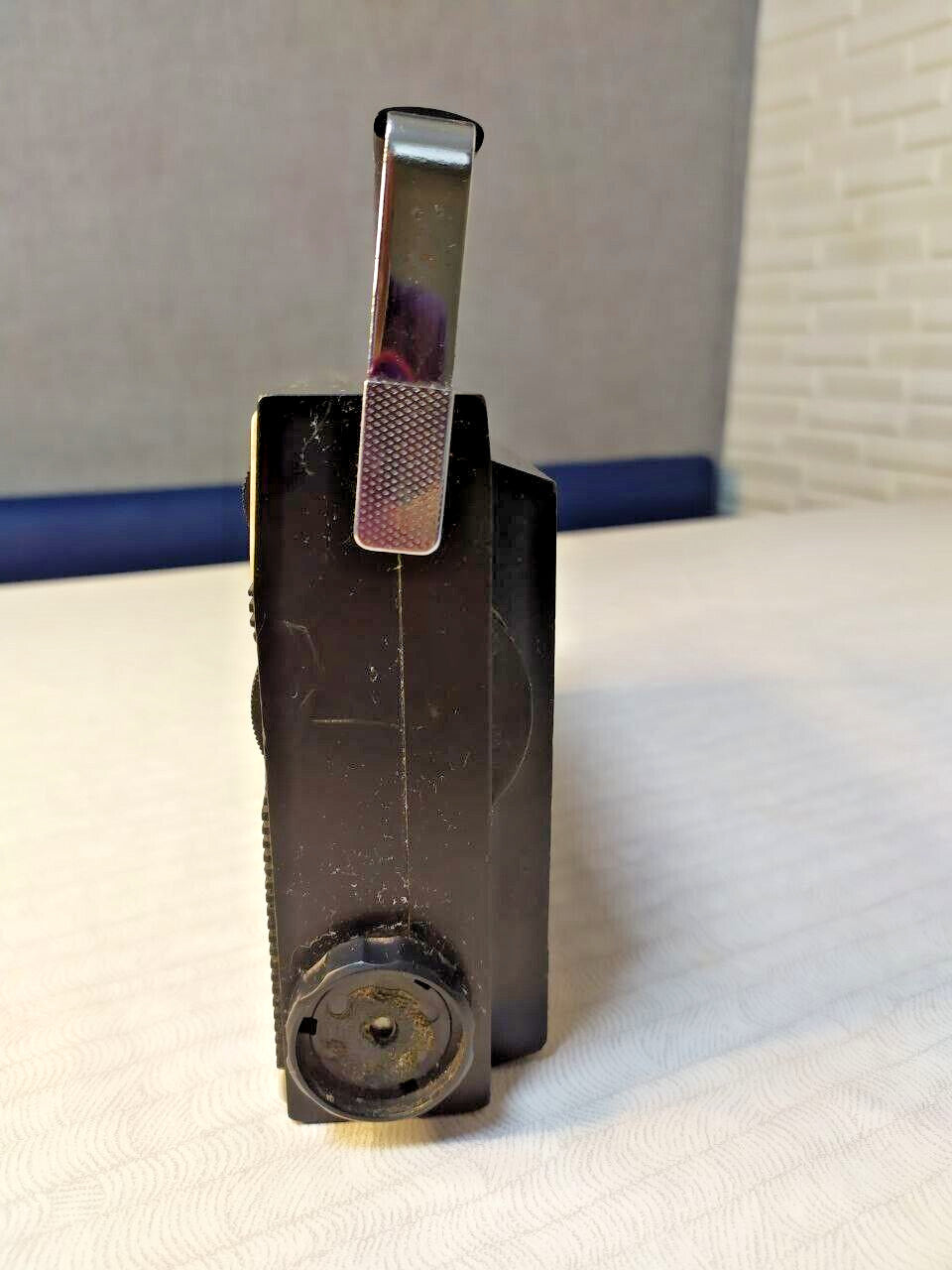 Rossiya 303 USSR radio battery compartment with February 1988 production stamp
