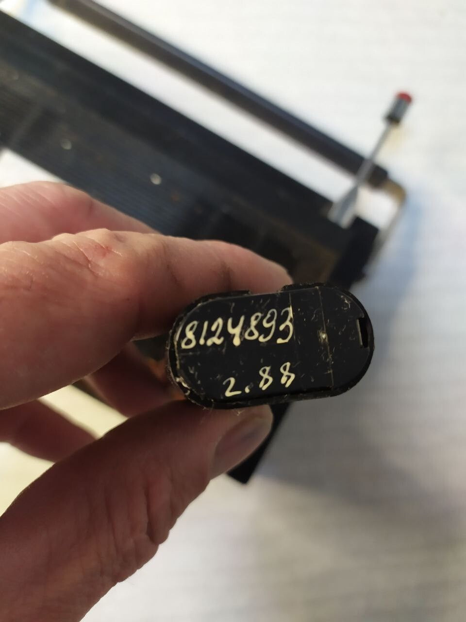 Rossiya 303 USSR radio battery compartment with February 1988 production stamp – detail 9