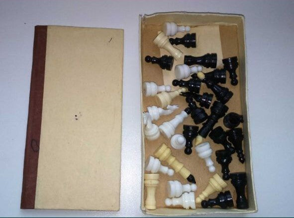 Folding cardboard chess board of the Malyutka mini set