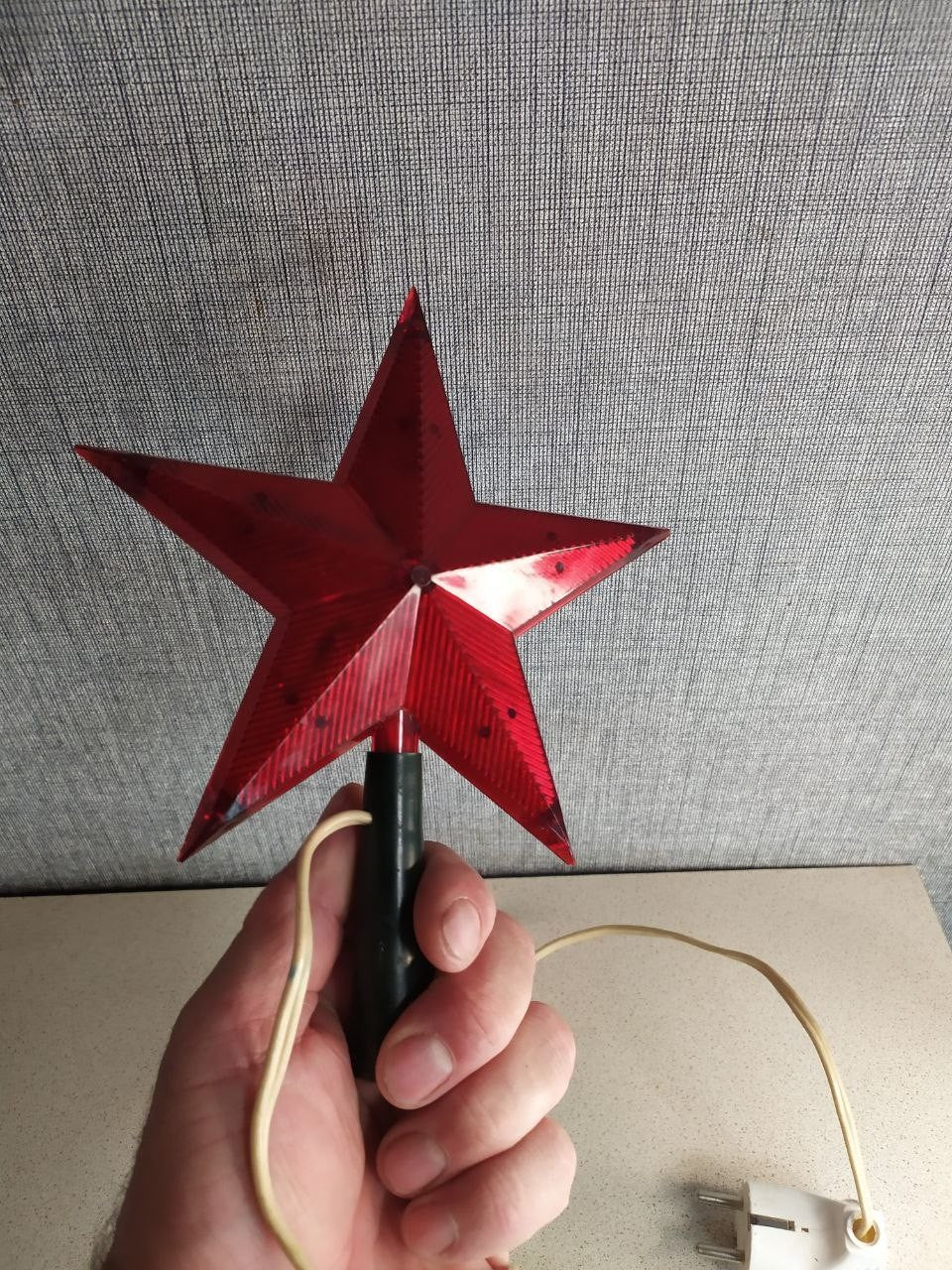 Soviet Christmas tree topper red star glowing when lit – detail 8