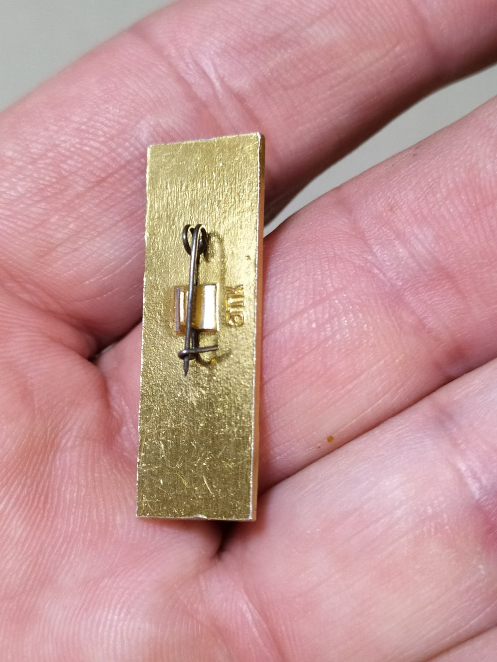 Gold-tone aluminum Soviet pin with enamel details – detail 5