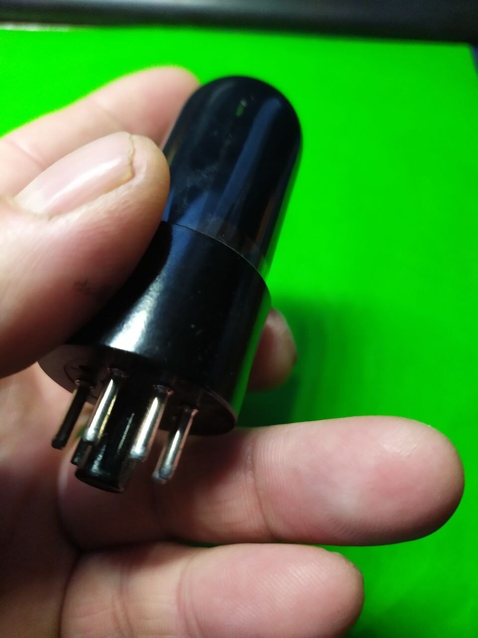 6V6 equivalent tube octal 8-pin base