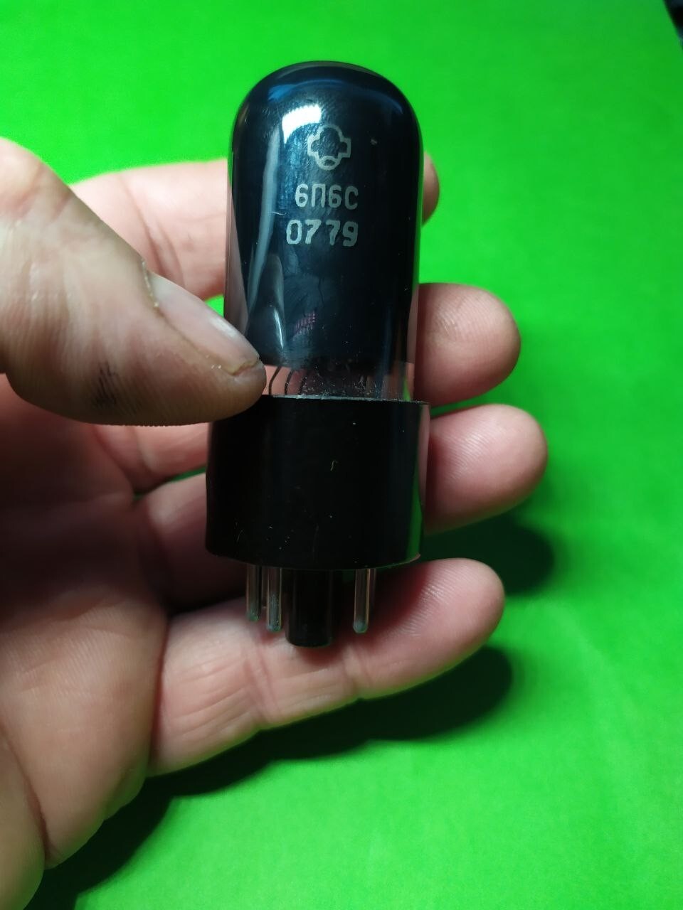 6V6 equivalent tube octal 8-pin base – detail 6