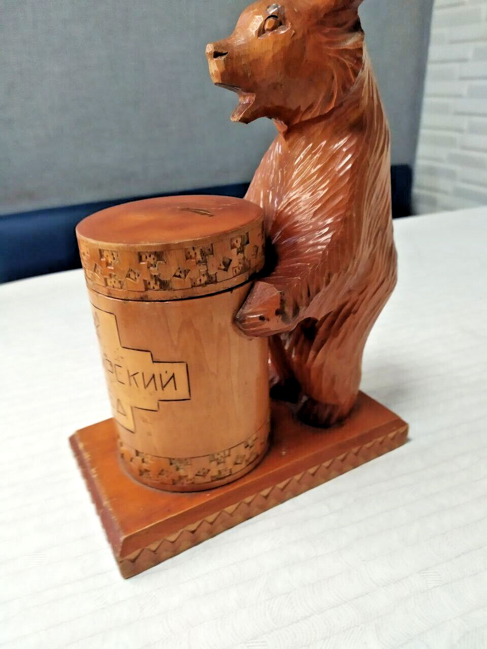 Vintage Russian folk art bear showing wood grain and patina – detail 10