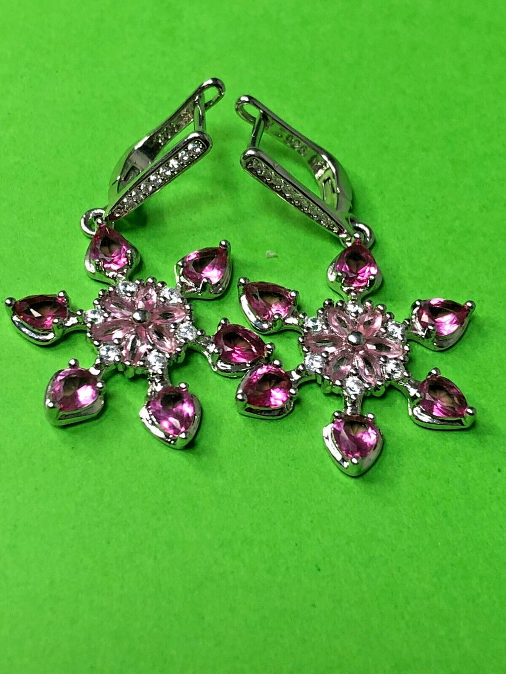 Leverback earring with 925 hallmark and cubic zirconia accents – detail 9