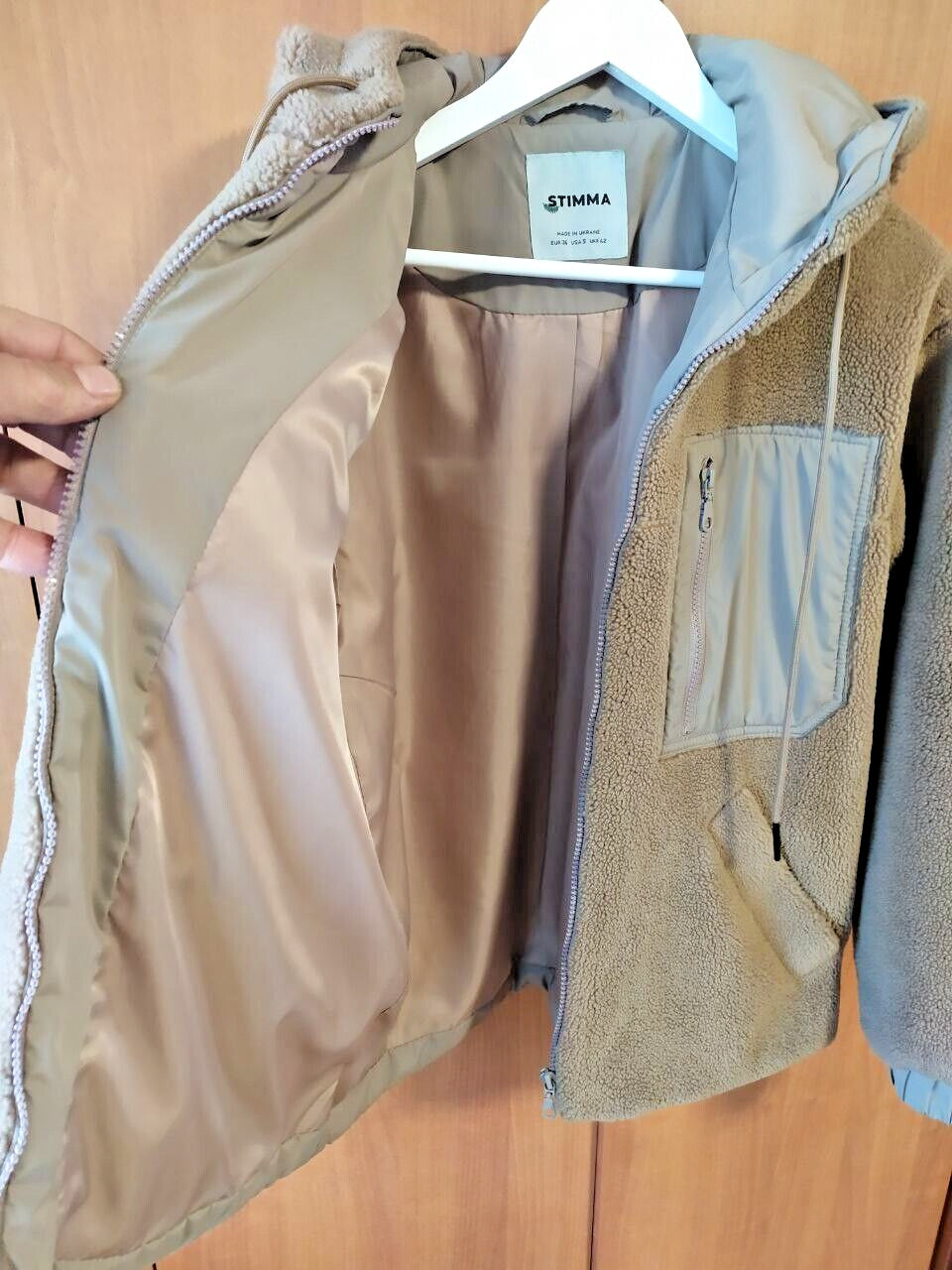 STIMMA jacket hood with adjustable drawstrings and smooth inner lining – detail 7