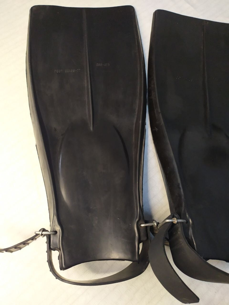 Turist brand name and KR factory logo embossed on the fin – detail 9