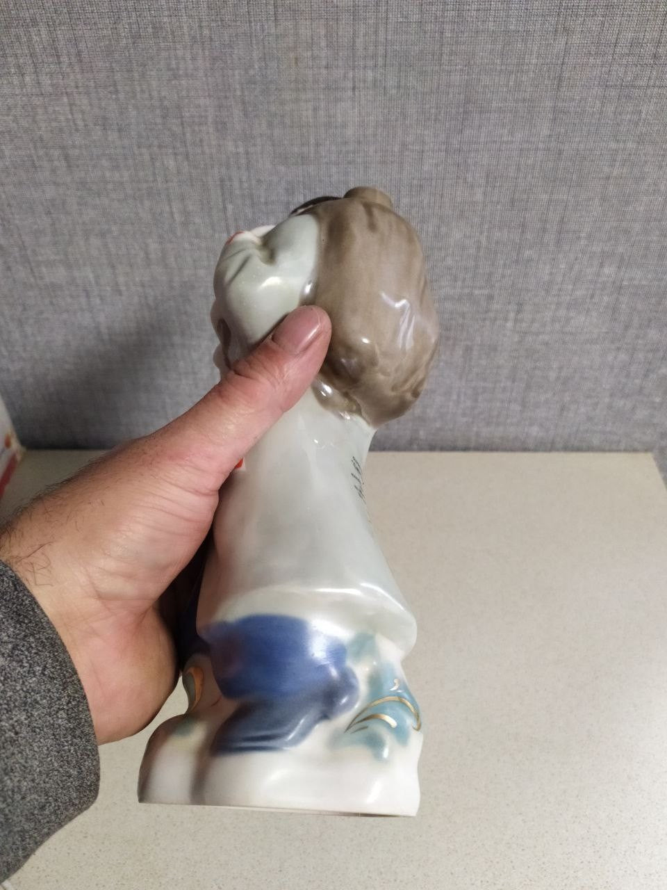 Korosten porcelain Kozak figurine bottle with sack on his back – detail 11