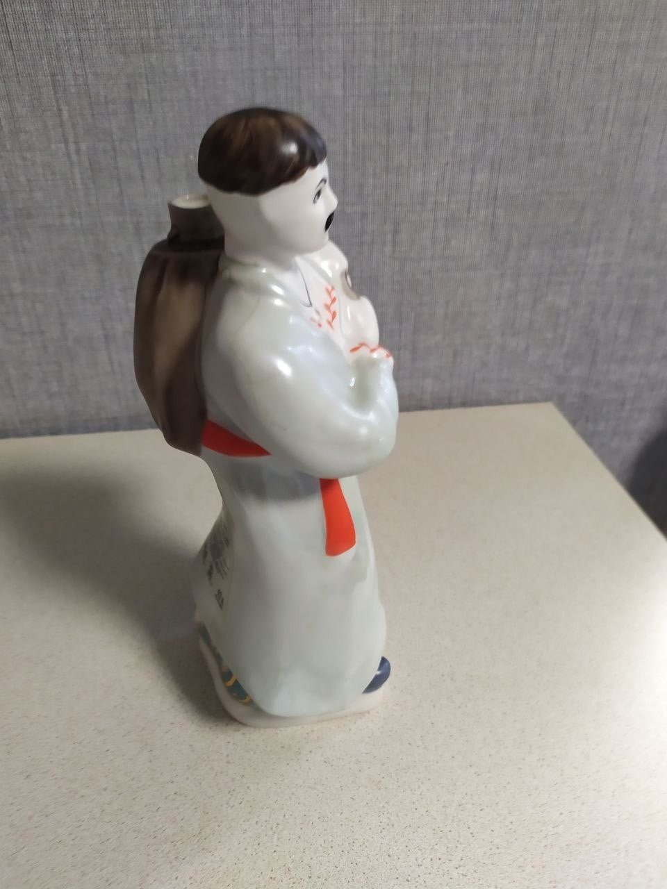 Korosten porcelain Kozak figurine bottle with sack on his back – detail 8