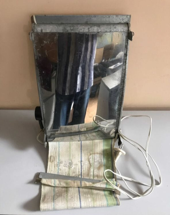 Vintage USSR portable photo enlarger with vertical column and lamp house – detail 8