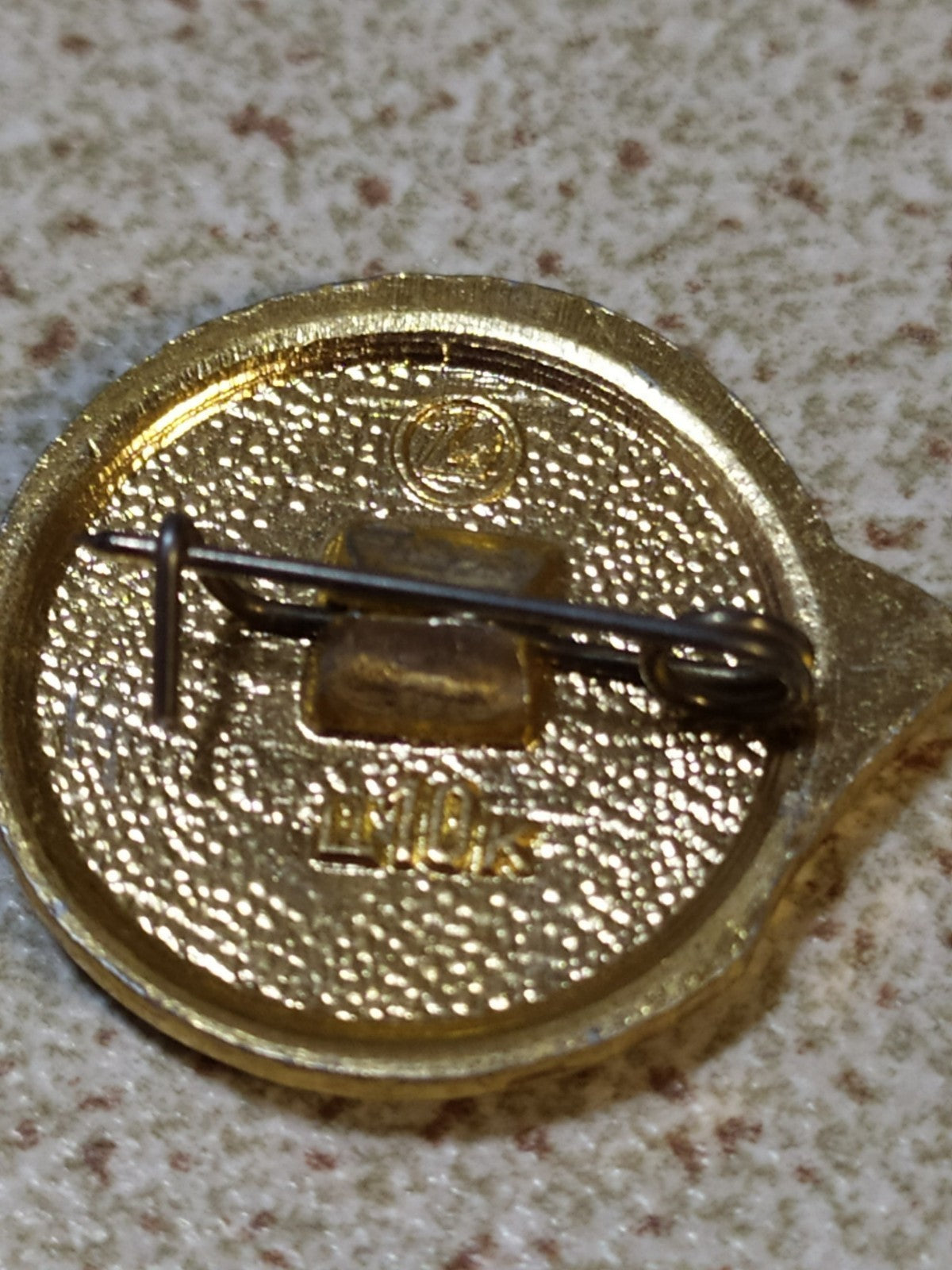 Vintage Soviet 1917 pin with hammer and sickle on the front – detail 5