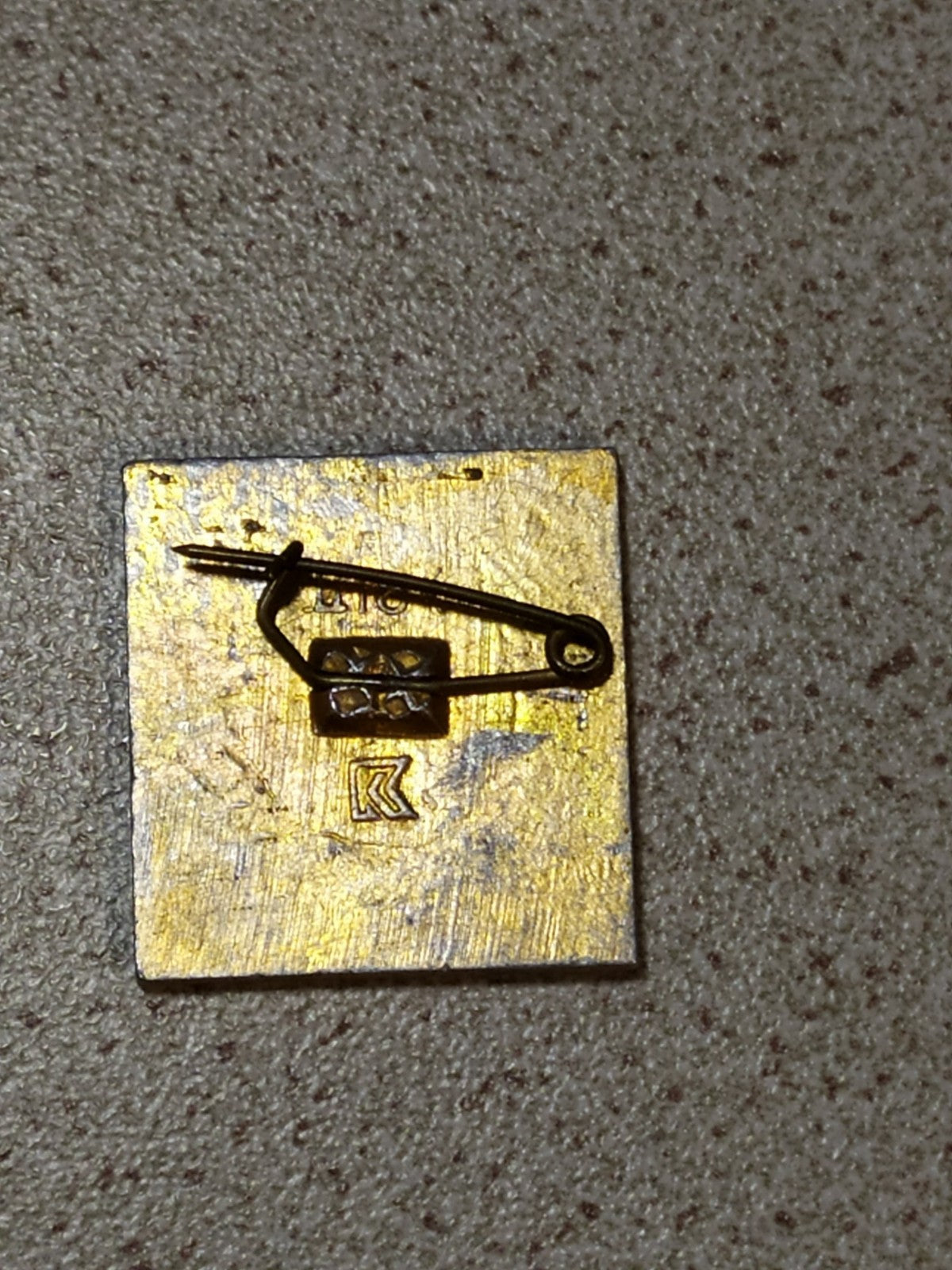 Soviet pin with the dates 1917-1987 and hammer and sickle – detail 5