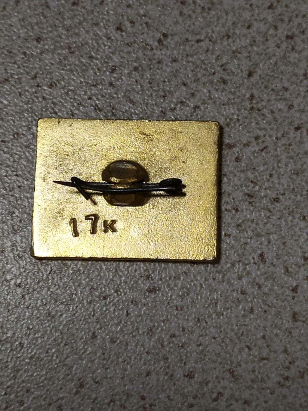 Back of the Moldavian SSR anniversary badge
