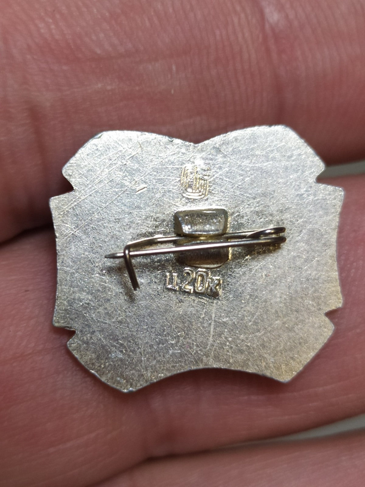Soviet 26th Party Congress badge dated 1981 – detail 5