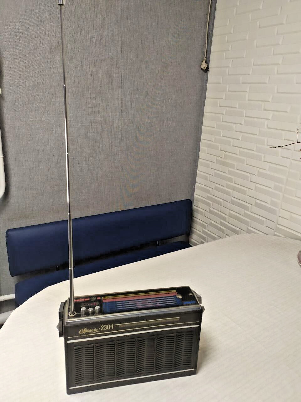 Spidola portable radio top panel with frequency map and telescopic antenna – detail 15