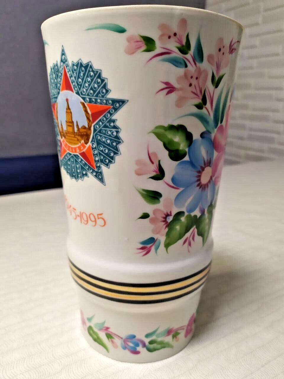 Hand-painted floral pattern and gold banding on the porcelain vase – detail 9