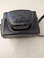 Vilia camera with black textured body and silver bottom plate – detail 5