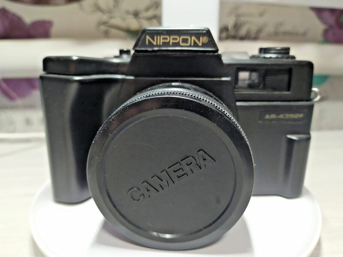 Point and shoot film camera kit with soft case, lens cap and lens hood – detail 6