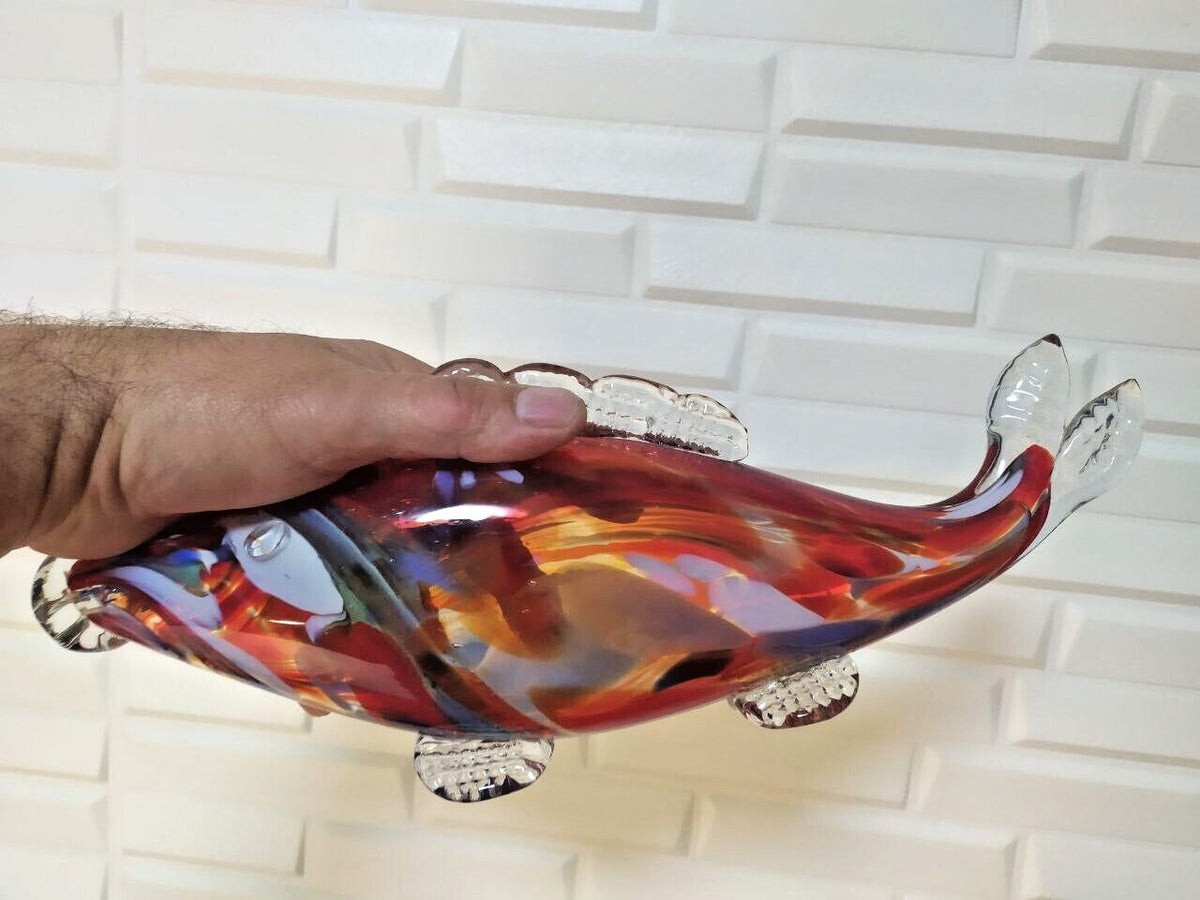 Glass fish figurine side view standing on two glass fin feet – detail 12