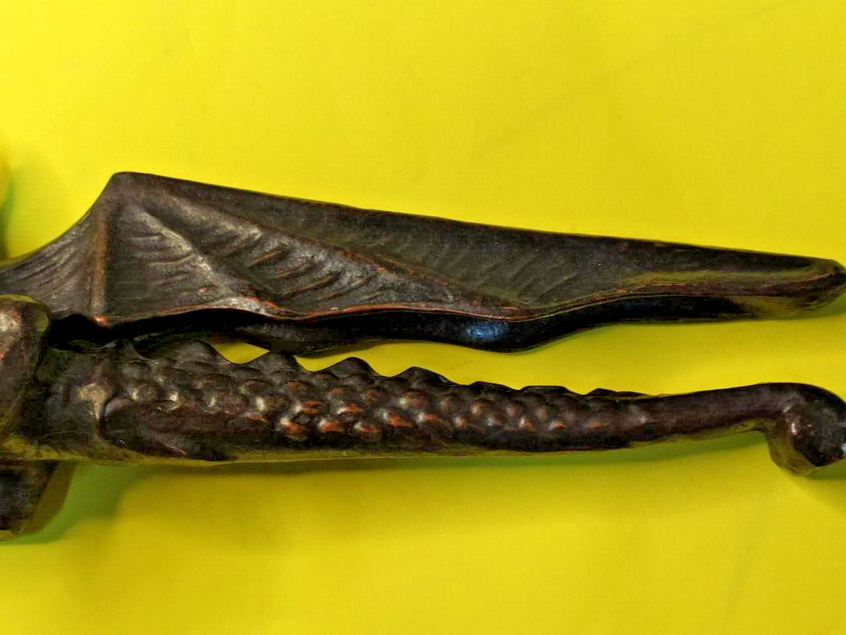 Winged dragon decor piece with dark aged patina – detail 6