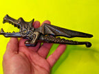 Dragon figurine nutcracker measured at about 20 cm long – detail 7