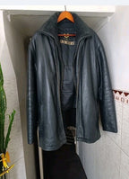 Quilted and shearling-style lining of the men's leather winter jacket – detail 7